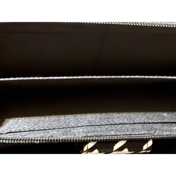 VERA BRADLEY MIDNIGHT HOUNDSTOOTH Turn Latch Wallet - Picture 12 of 12